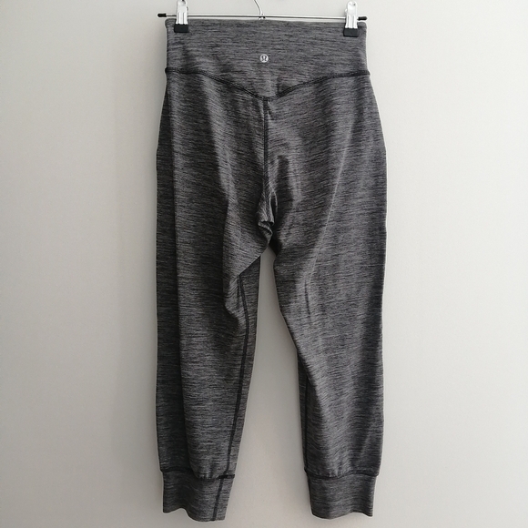 Lululemon Align Joggers 24" Crop Pants Heathered Black Grey Size 4 - Picture 4 of 16